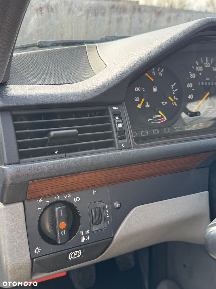 Mercedes-Benz W124 (1984-1993) - 22