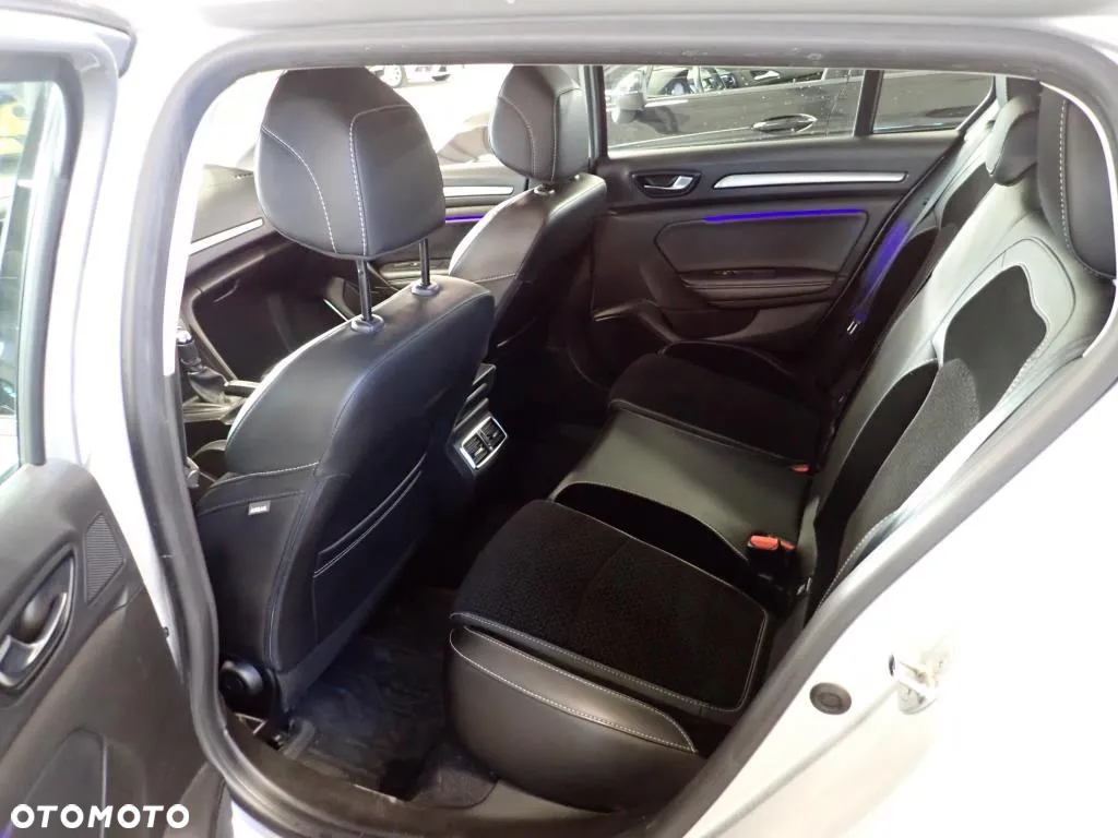 Renault Megane 1.5 Blue dCi Intens - 9