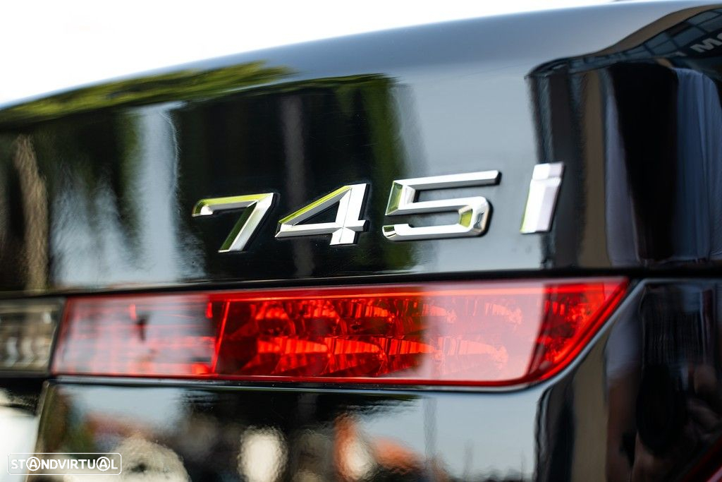 BMW 745 i LA - 13