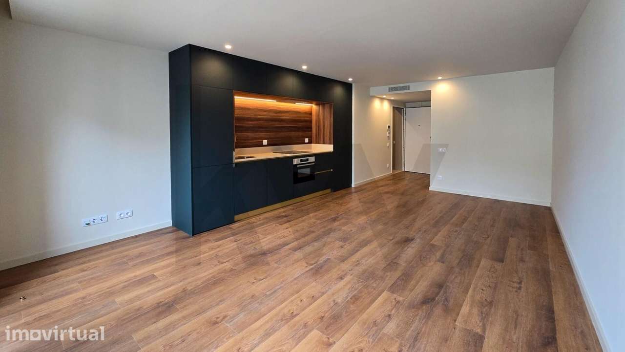 Apartamento T0 (Fraçao D) área bruta 52,4m2, área útil 34,75m2  – Rua - Grande imagem: 5/16