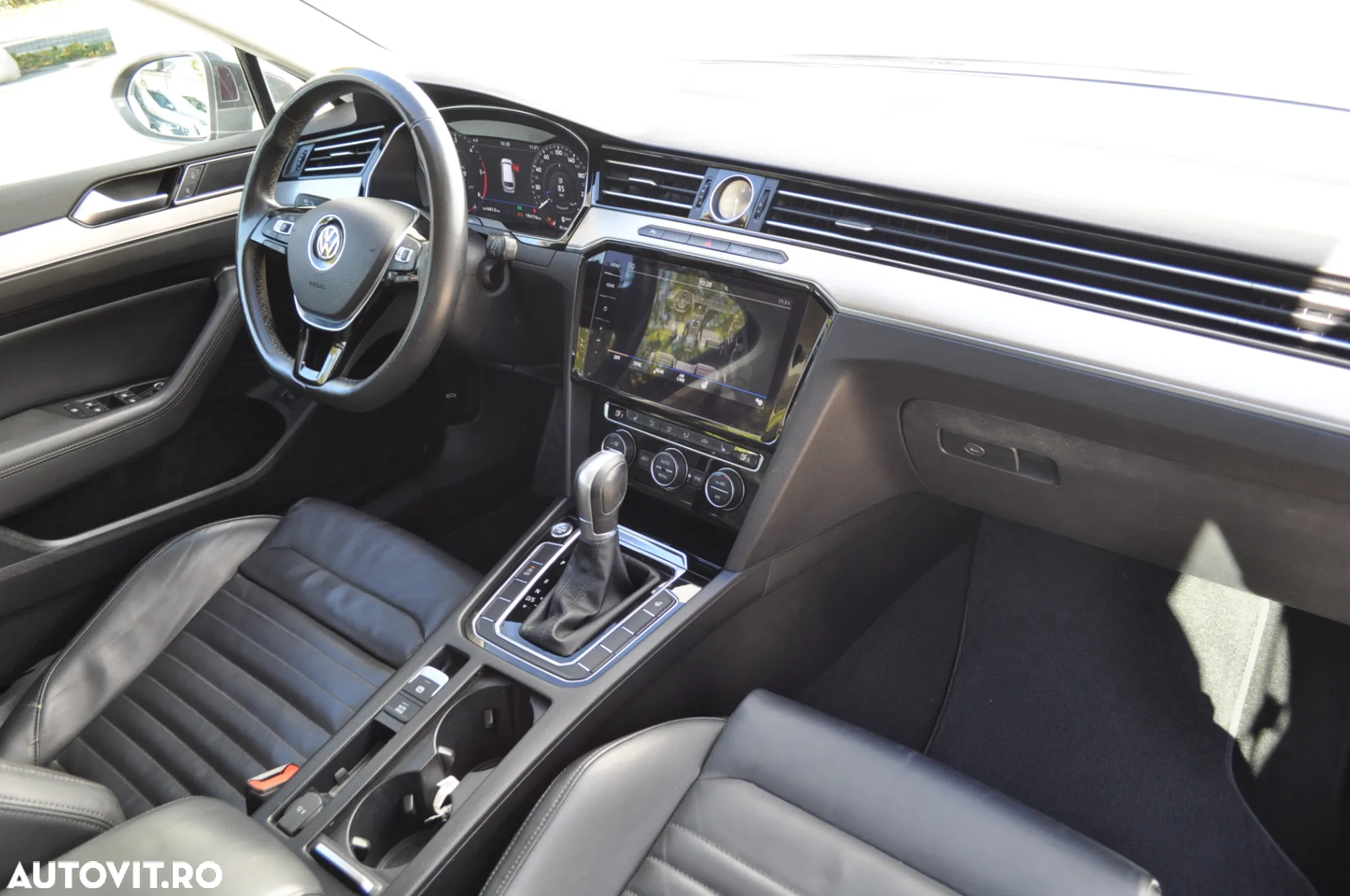Volkswagen Passat Variant 2.0 TDI SCR DSG Highline - 17
