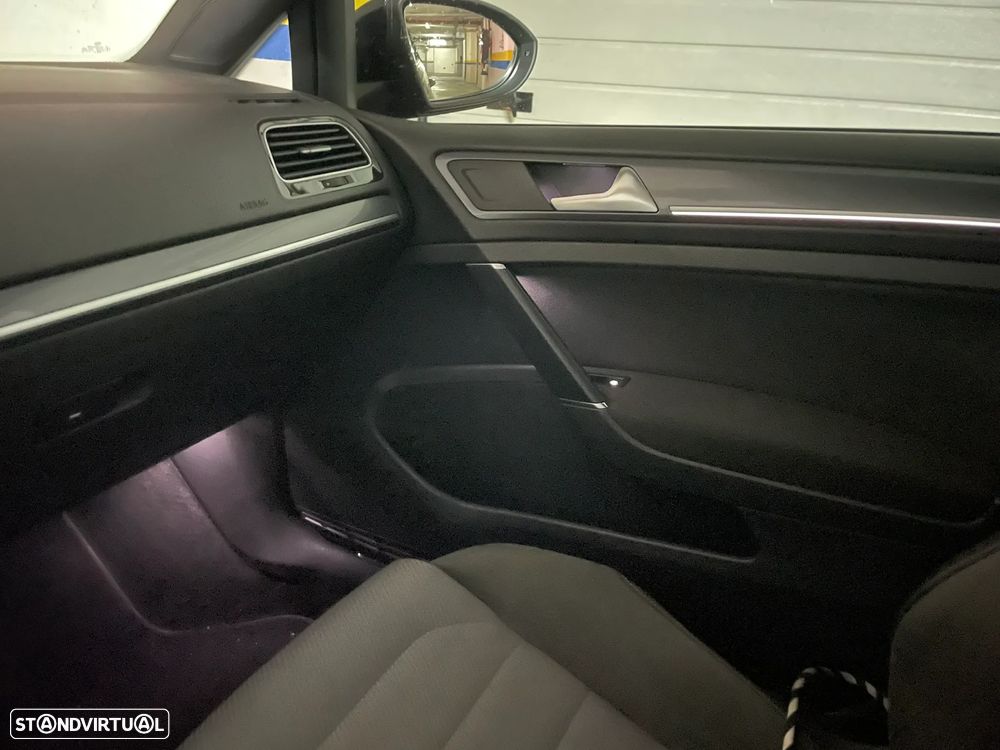 VW Golf 1.6 TDi R-Line - 19