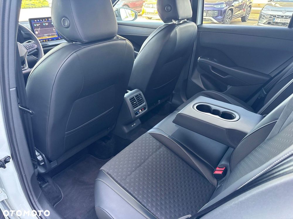 Volkswagen T-Roc - 22