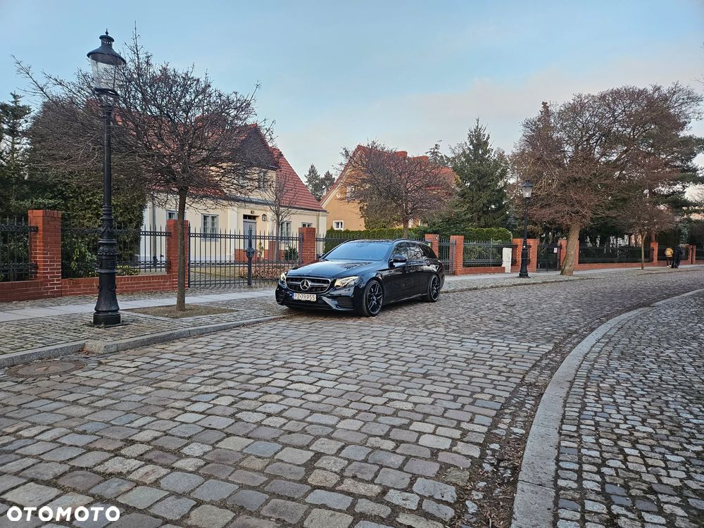 Mercedes-Benz Klasa E 400 4Matic 9G-TRONIC AMG Line - 30