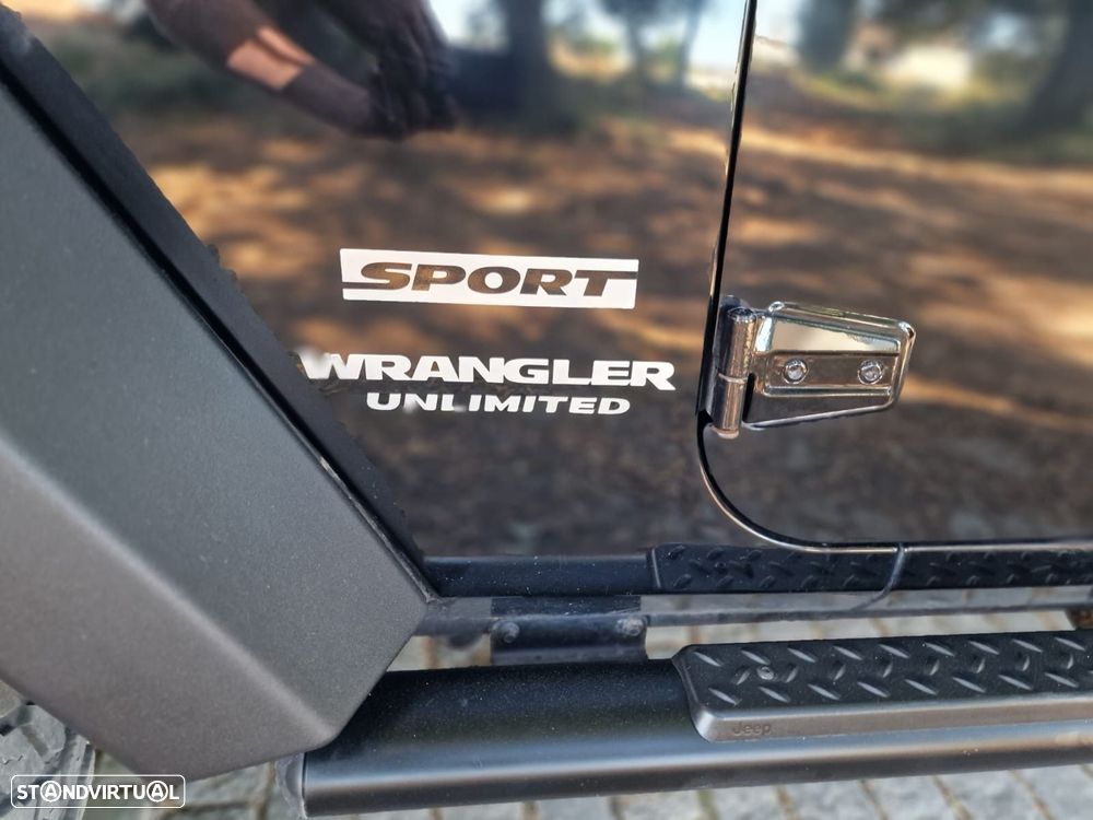 Jeep Wrangler - 23
