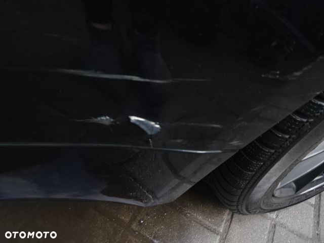 Tylny zderzak BMW E90 Schwarz 2 668/9 PDC - 4