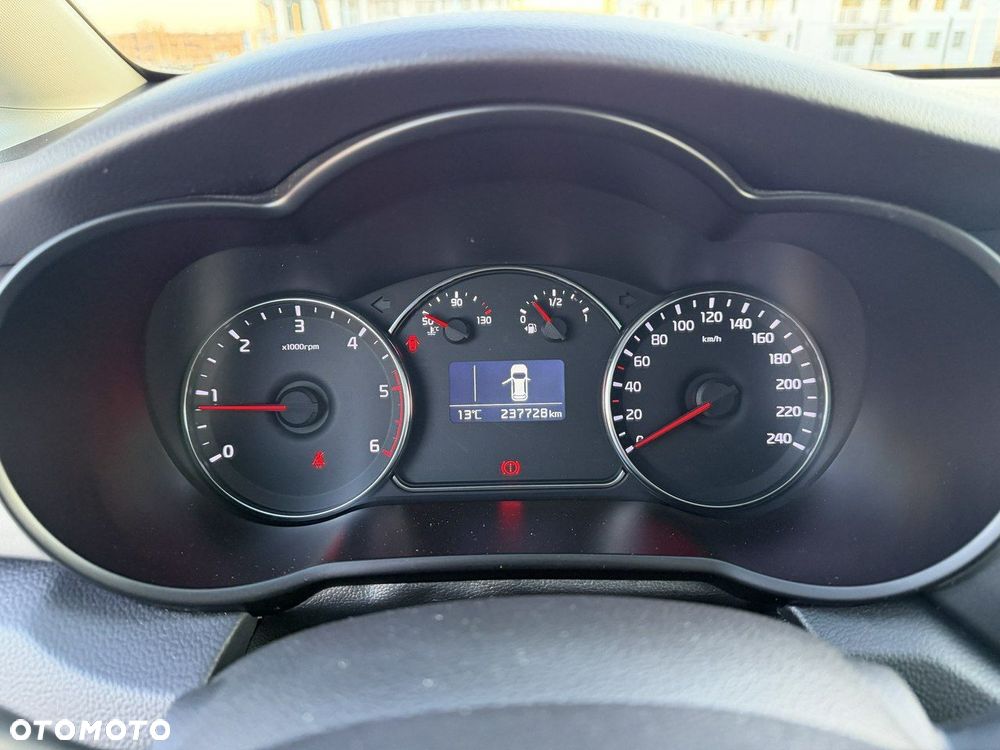 Kia Carens 1.7 CRDi Vision - 26