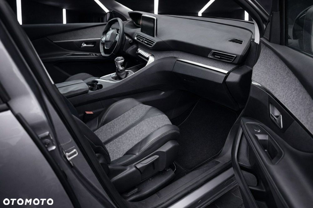 Peugeot 5008 - 13