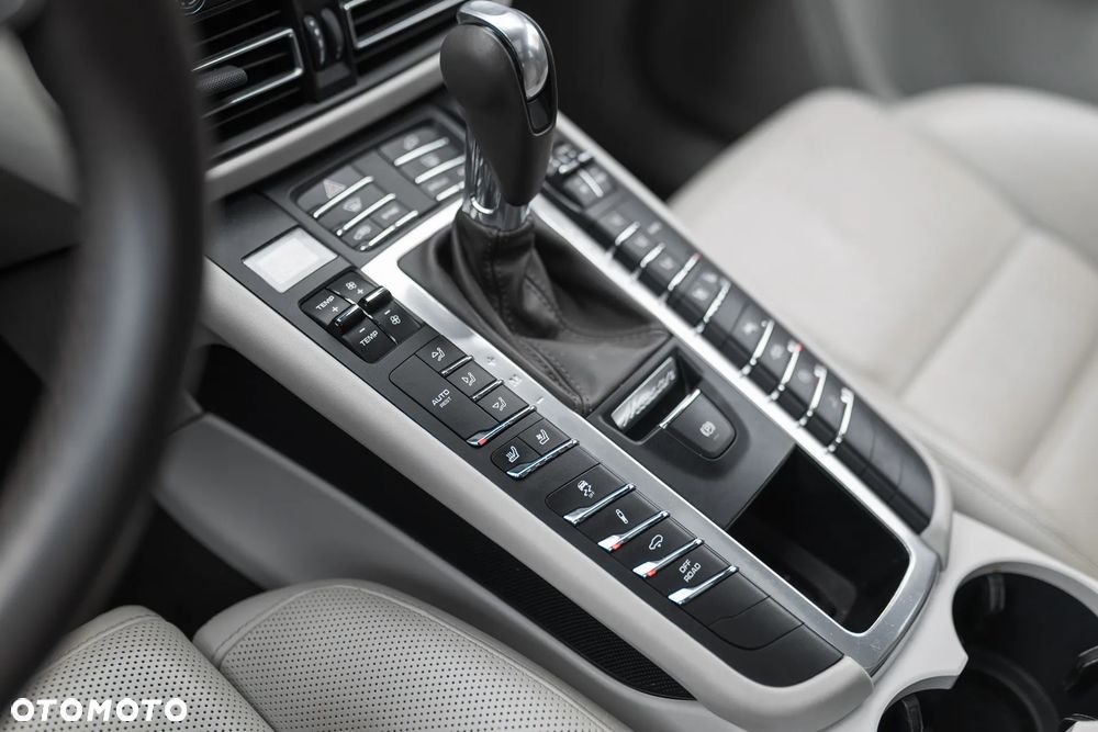 Porsche Macan - 18