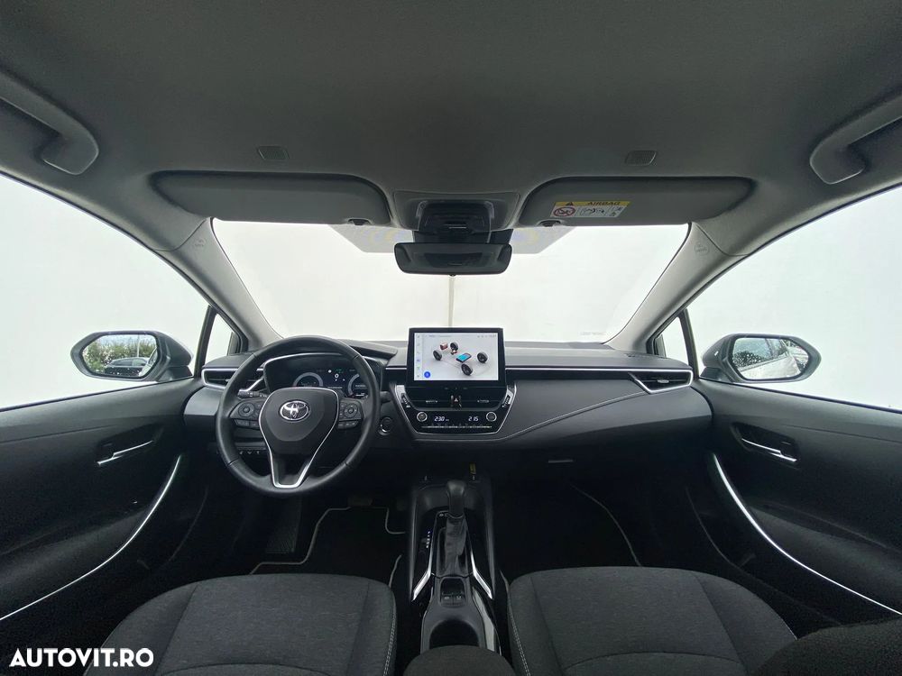 Toyota Corolla Sedan 1.8 HSD Business - 16