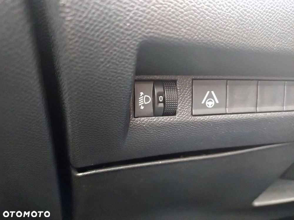 Peugeot 2008 - 13