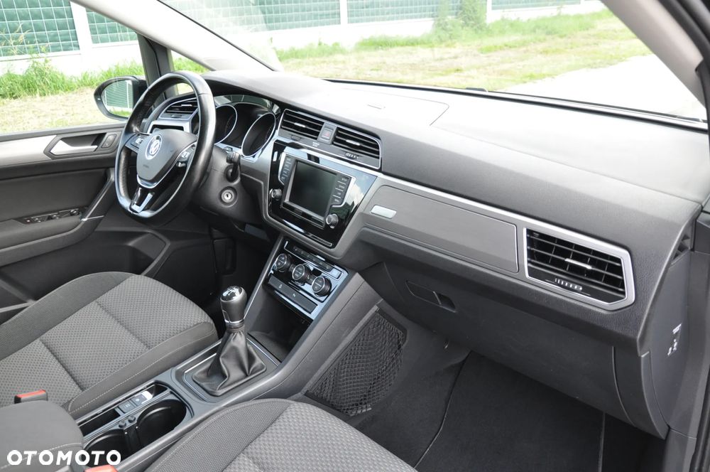 Volkswagen Touran 2.0 TDI SCR Comfortline - 9