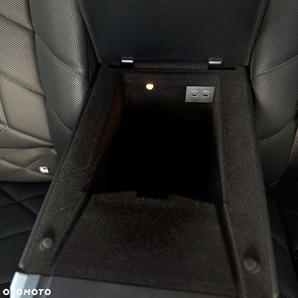BMW Seria 7 M760e PHEV xDrive sport - 30
