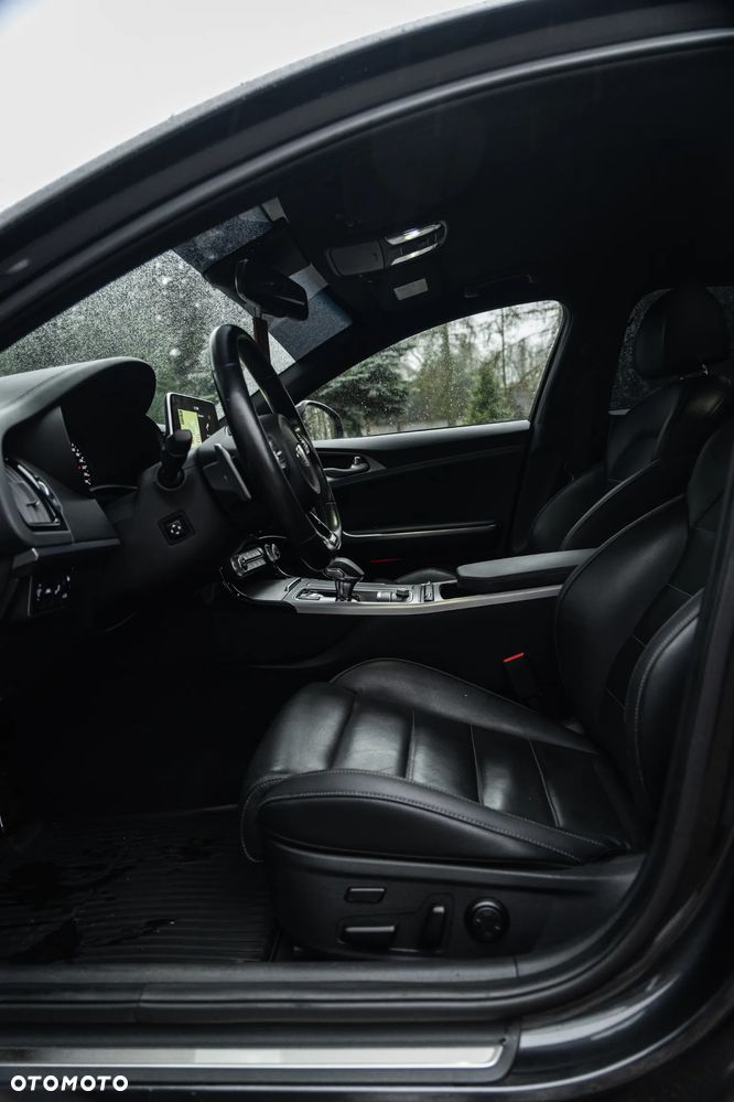 Kia Stinger 2.2 CRDI GT Line AWD - 24