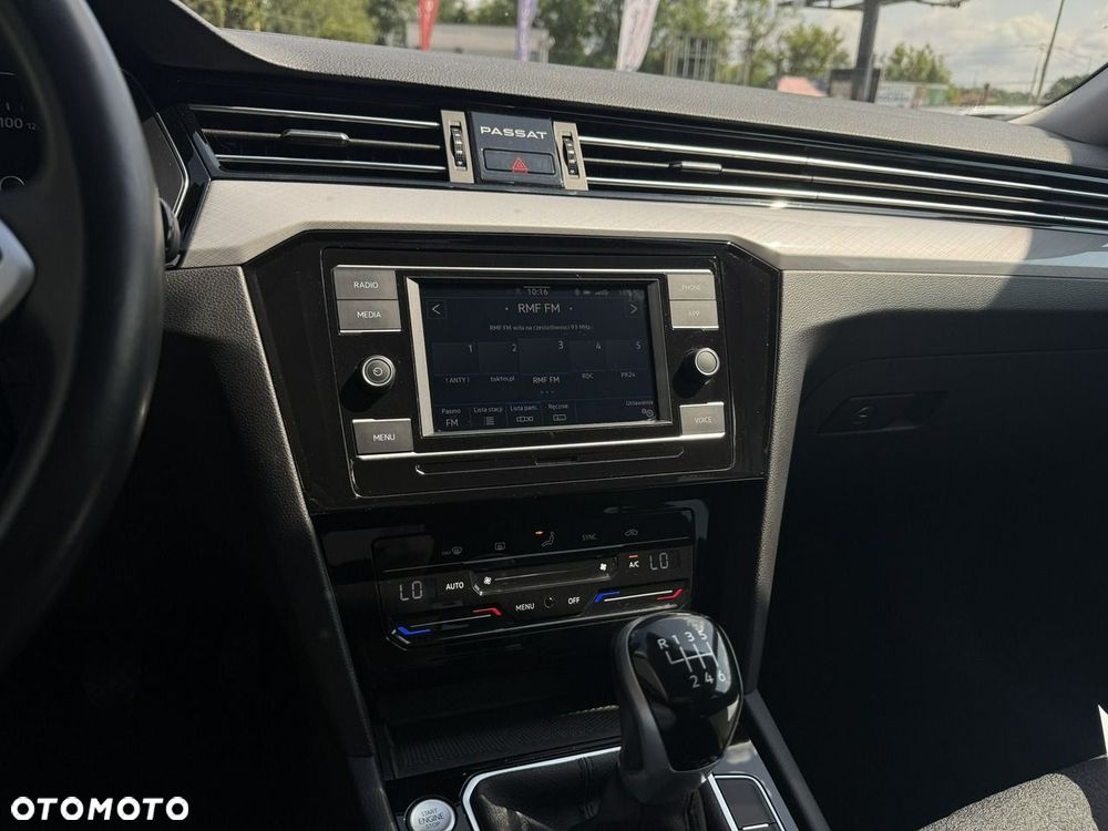 Volkswagen Passat - 23