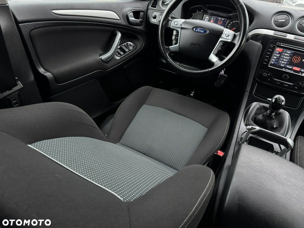 Ford Galaxy - 24