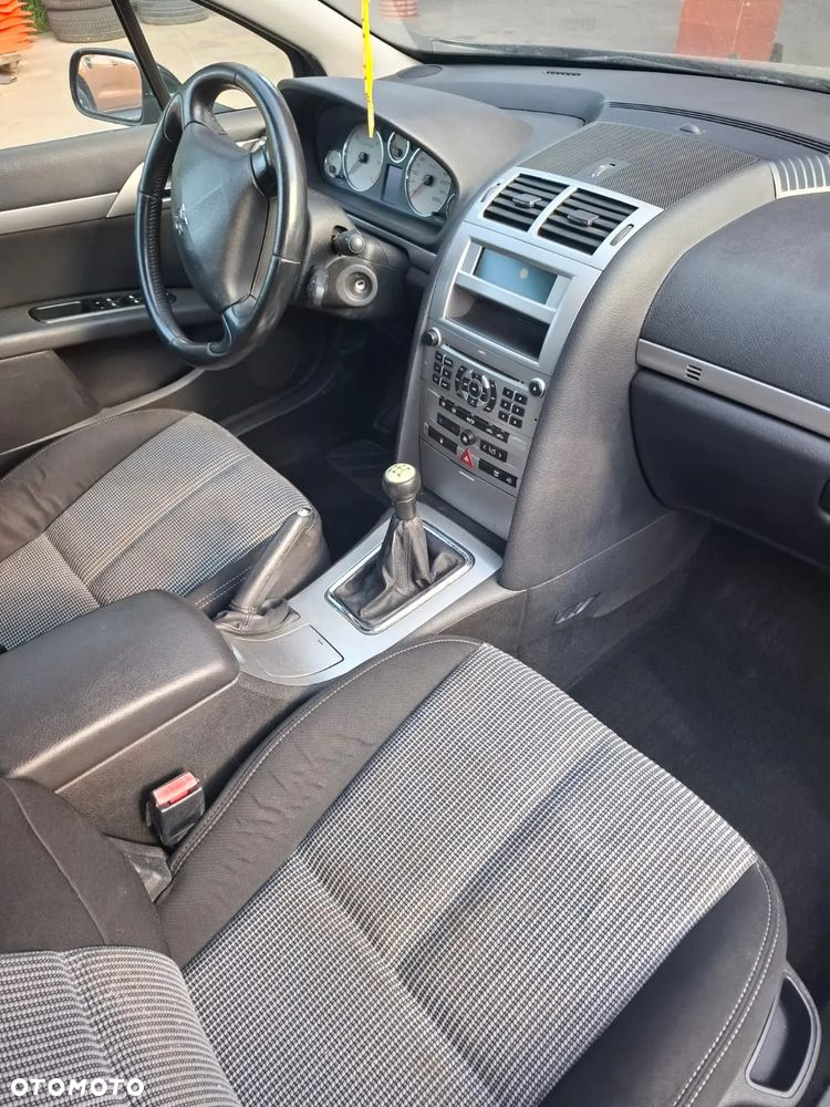 Peugeot 407 - 12