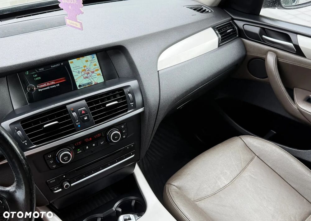 BMW X3 xDrive20d - 38