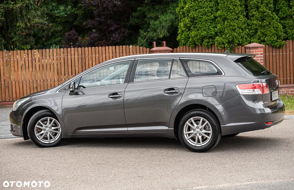 Toyota Avensis 2.0 D-4D Sol+NAVI - 11