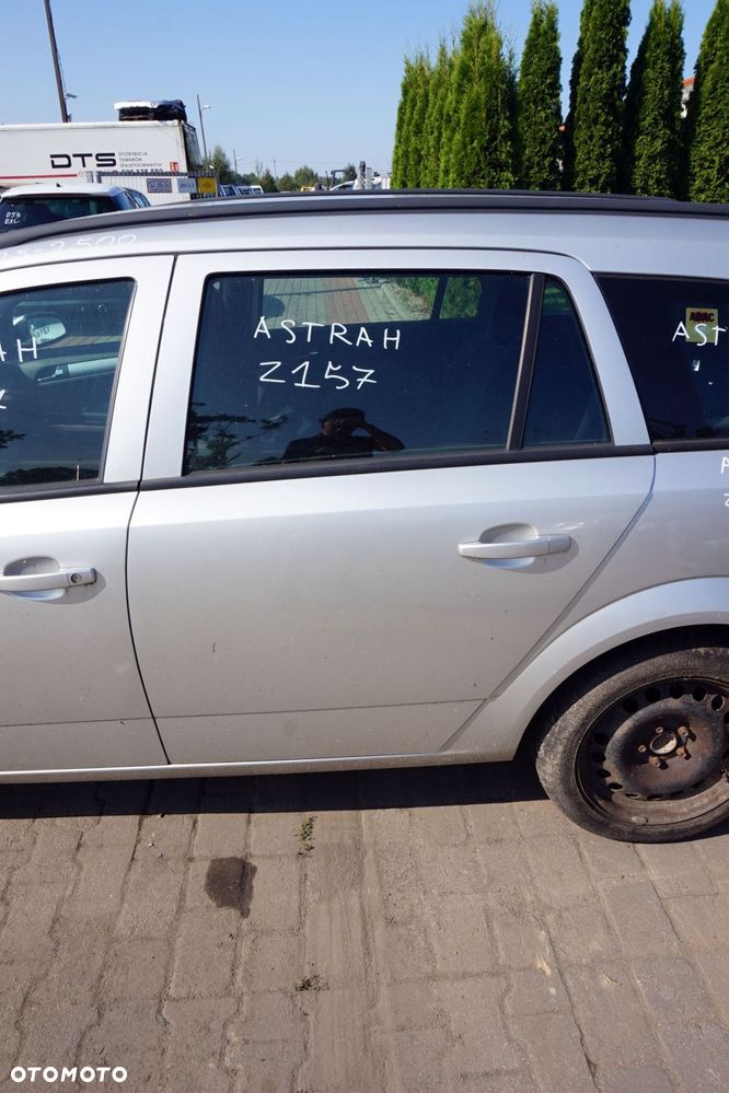 DRZWI TYLNE LEWE ASTRA III H KOMBI Z157  SREBRNY OPEL 2004-2006 - 1