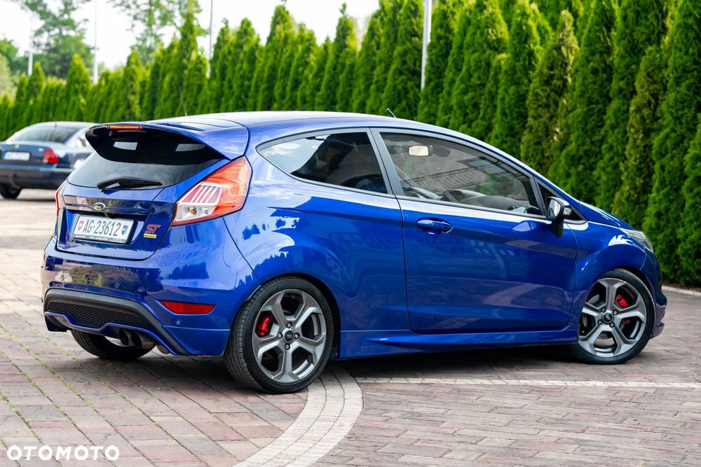 Ford Fiesta 1.6 EcoBoost mit Leder-Sport-Paket ST - 12