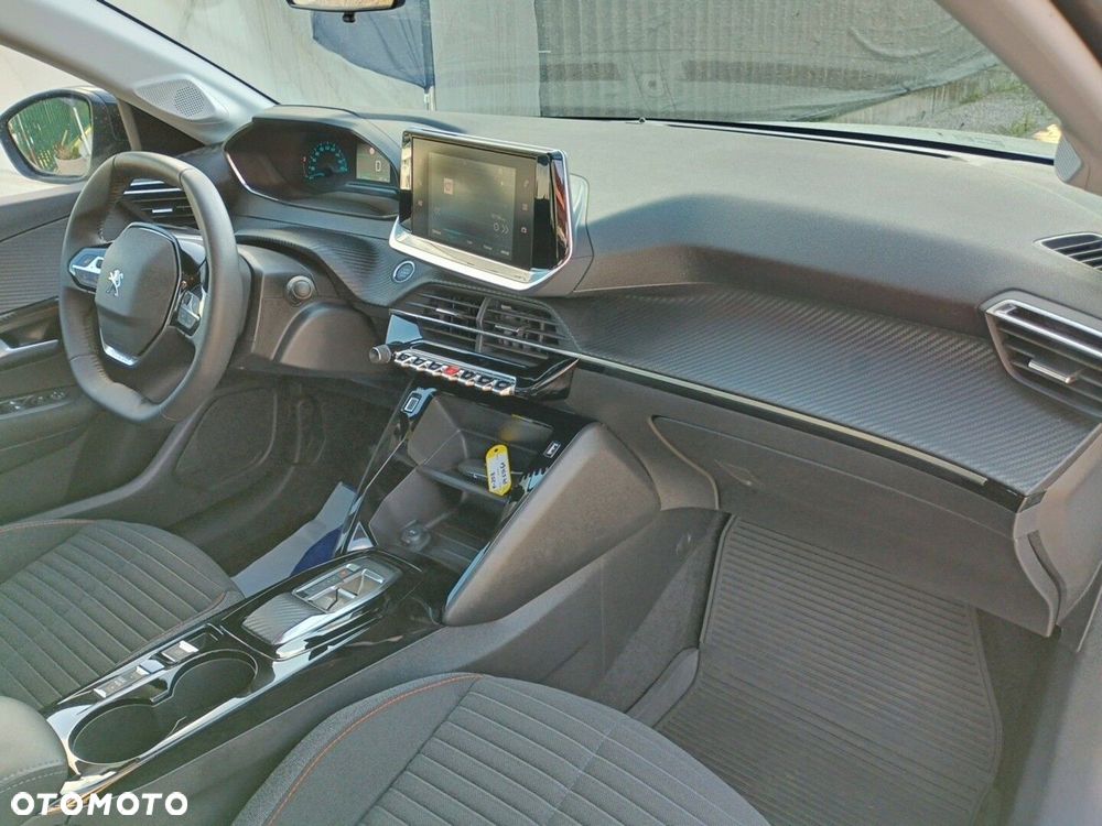 Peugeot 208 - 15
