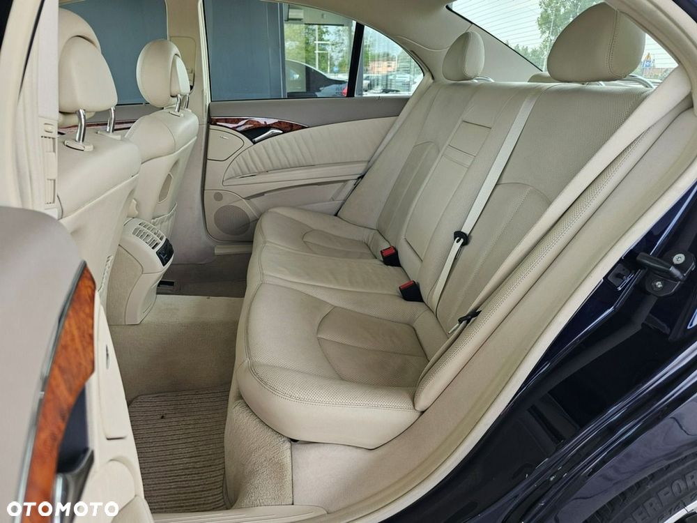 Mercedes-Benz Klasa E 320 Elegance - 29