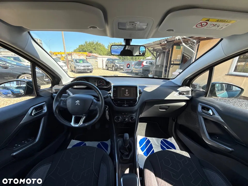 Peugeot 2008 1.2 Pure Tech Style - 17