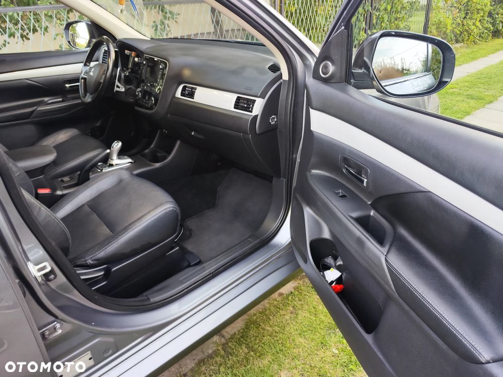 Mitsubishi Outlander - 20