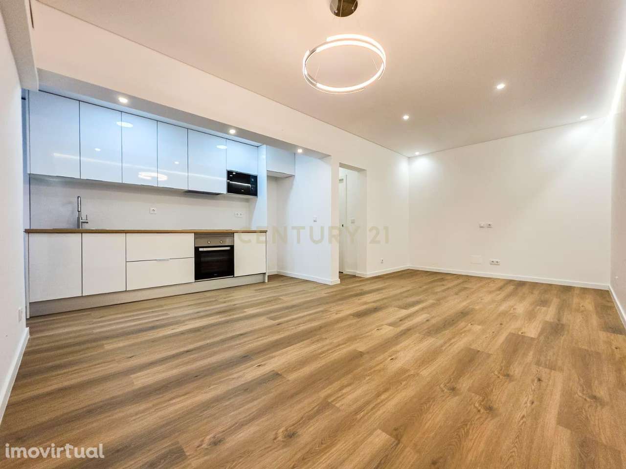 Apartamento Renovado em Setúbal com Vista para a Cidade - Grande imagem: 2/37