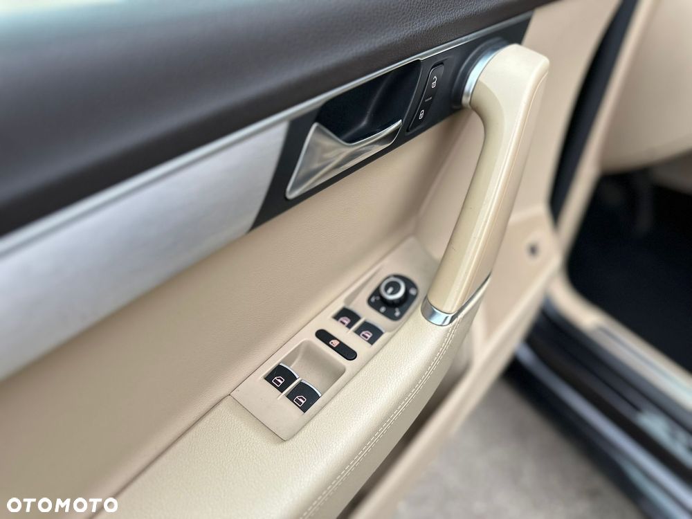 Volkswagen Passat 2.0 TSI Highline - 14