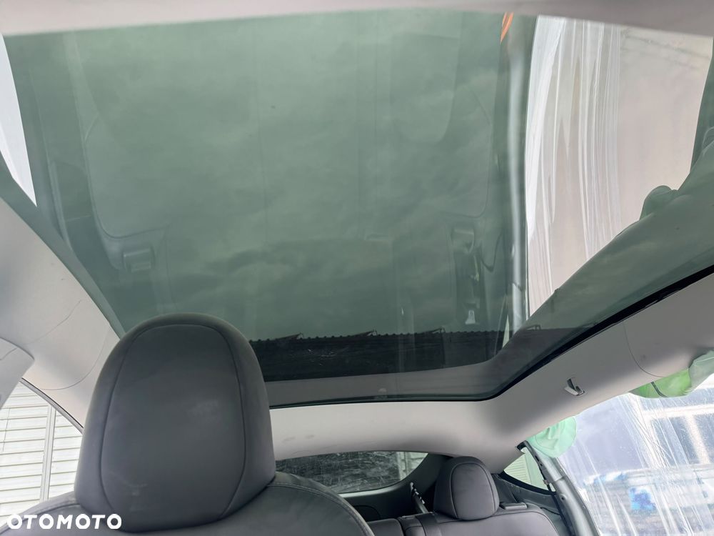 Tesla Model Y 62.5 Standard RWD - 33