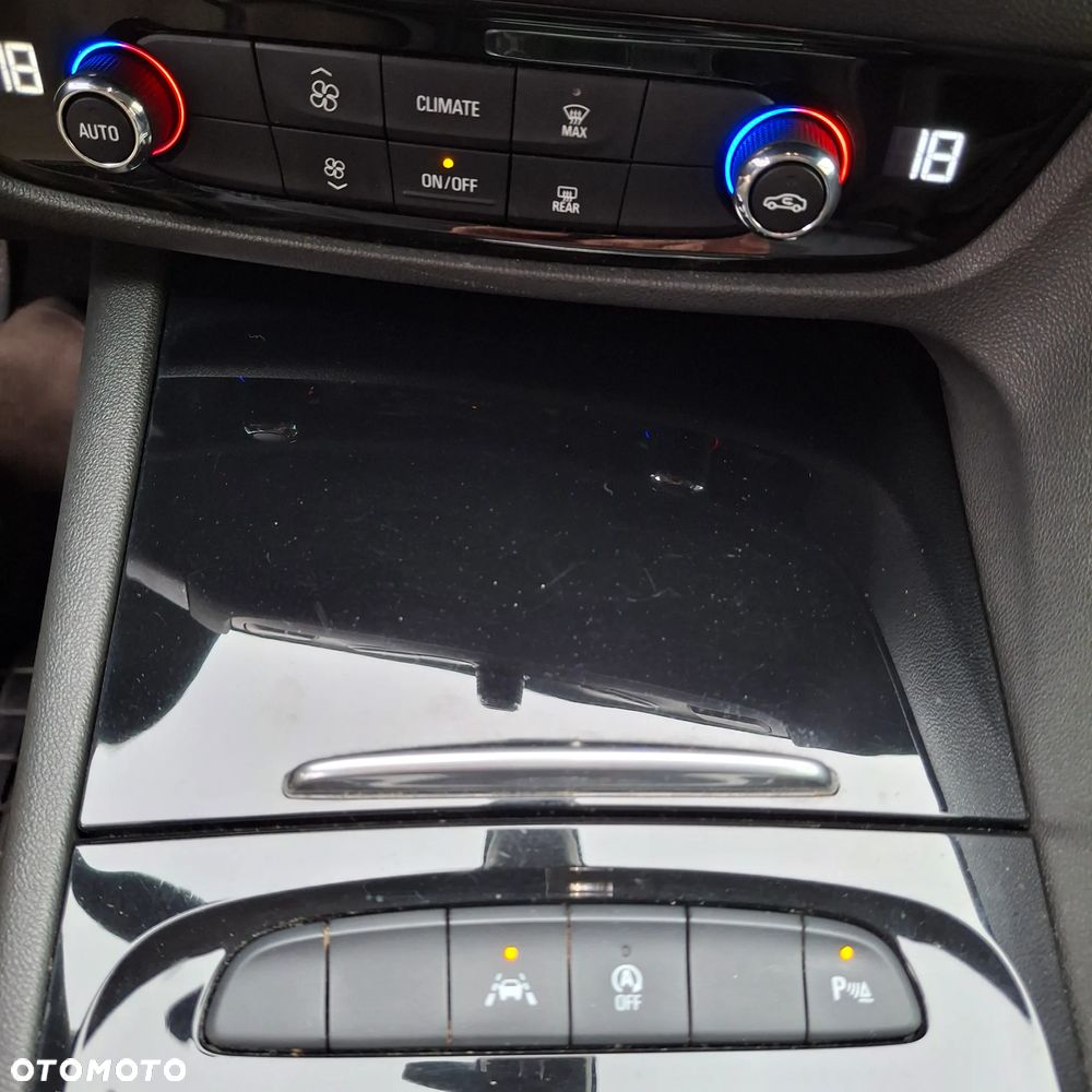 Opel Insignia 1.5 T Enjoy S&S - 15