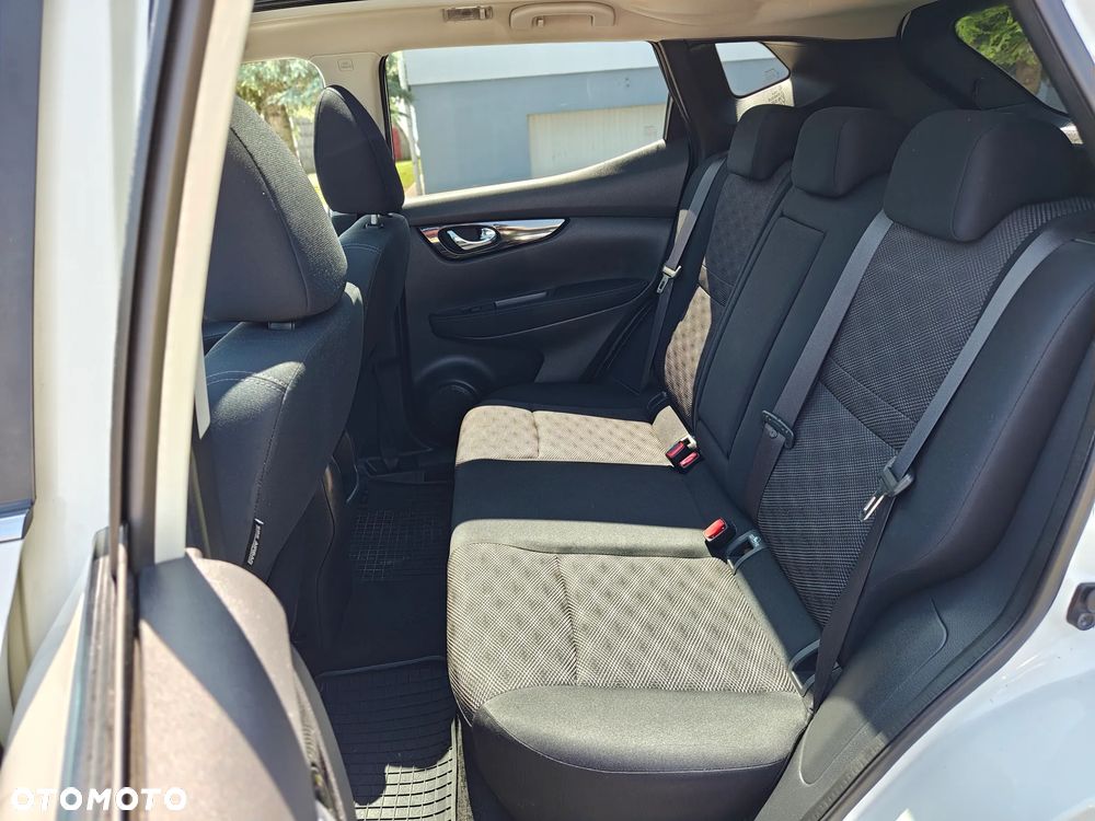 Nissan Qashqai 1.5 dCi N-Connecta - 22