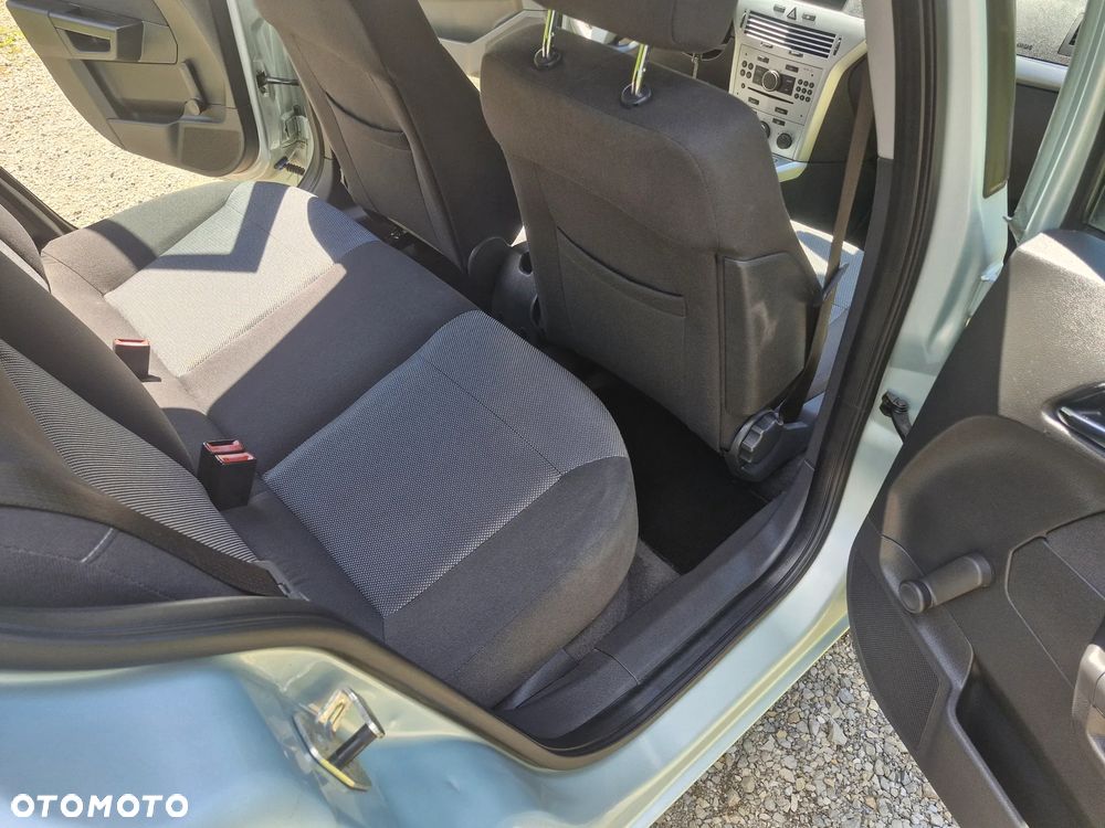 Opel Astra 1.4 Enjoy - 25