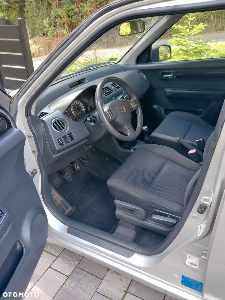 Suzuki Swift 2006 photo 5