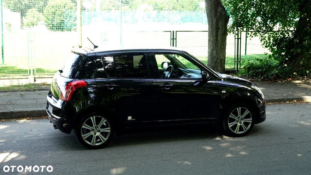 Suzuki Swift 1.3 Black and White - 36