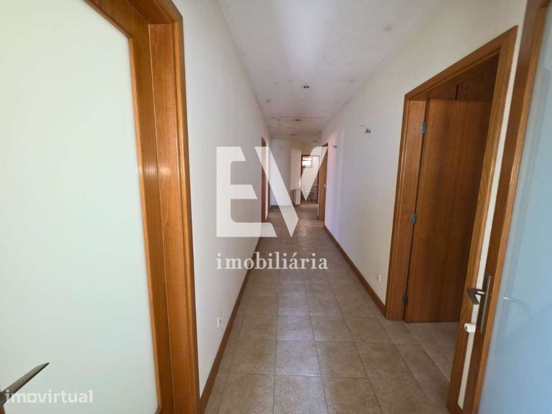 Moradia T3 de 4 Frentes em Fornos – Santa Maria da Feira - Grande imagem: 3/14