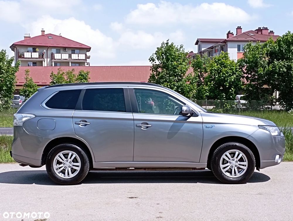 Mitsubishi Outlander 2.0 4WD Top - 14