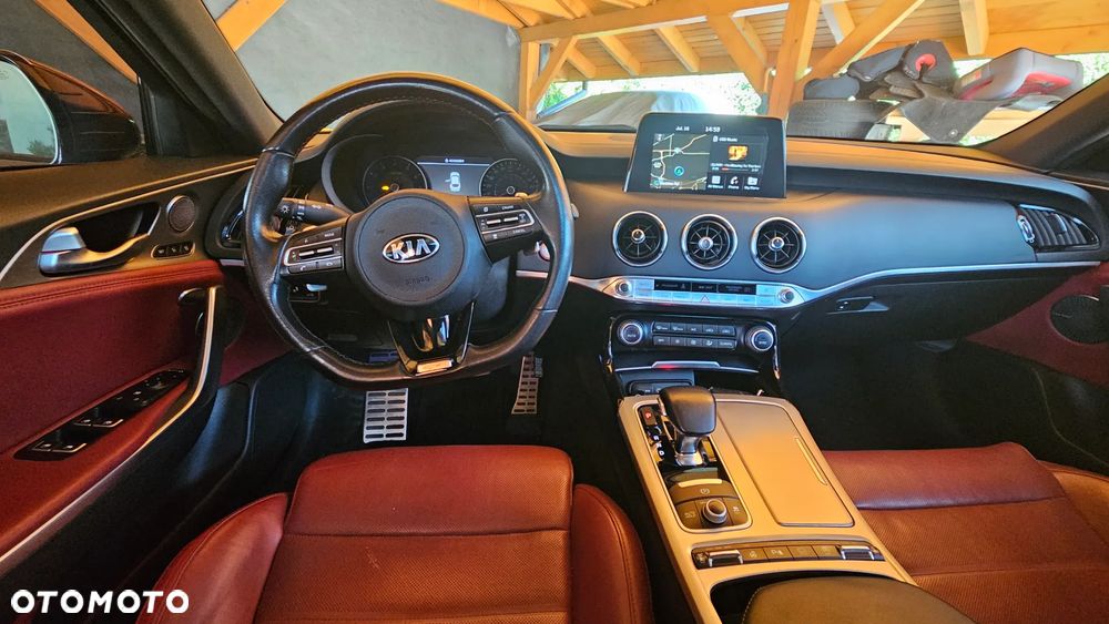 Kia Stinger - 10