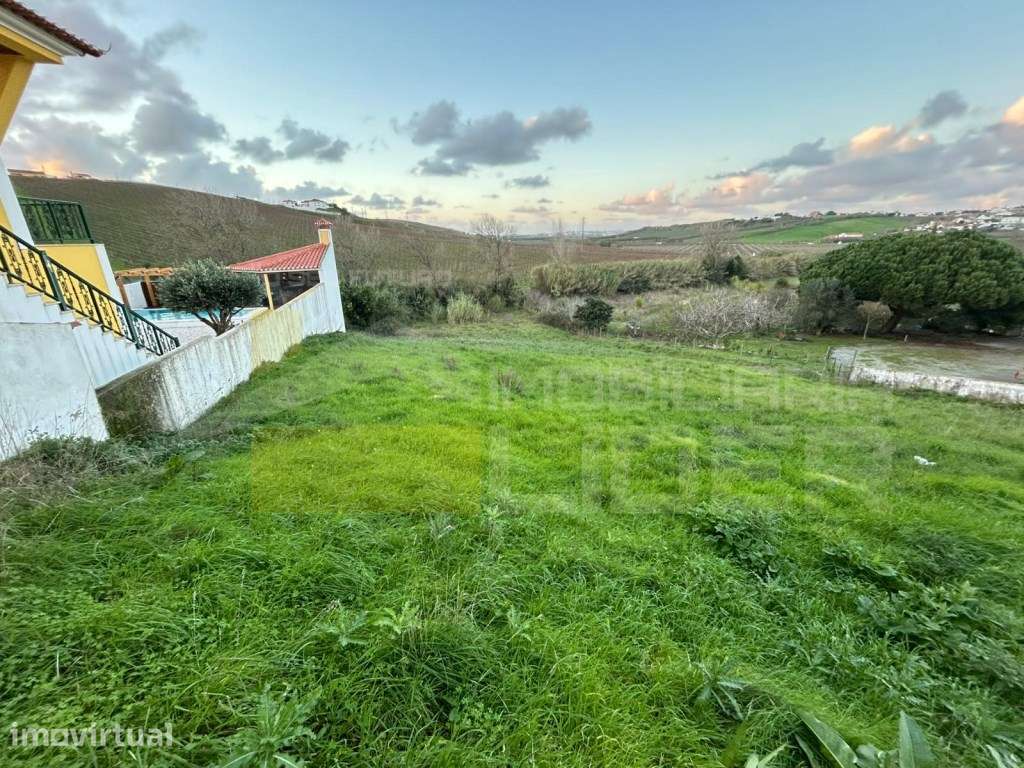 Terreno urbano com 1.542mº inserido em zona de moradias com ampla á... - Grande imagem: 3/5