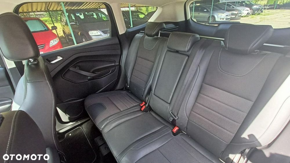 Ford Kuga - 4