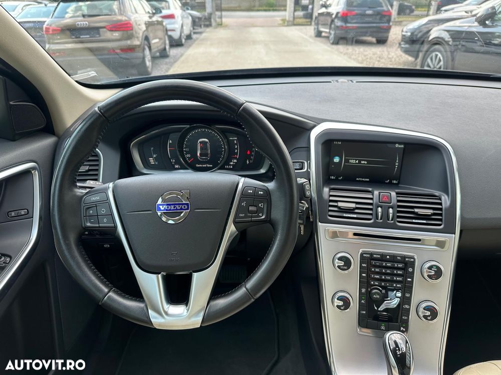 Volvo XC 60 D4 Geartronic Momentum - 9