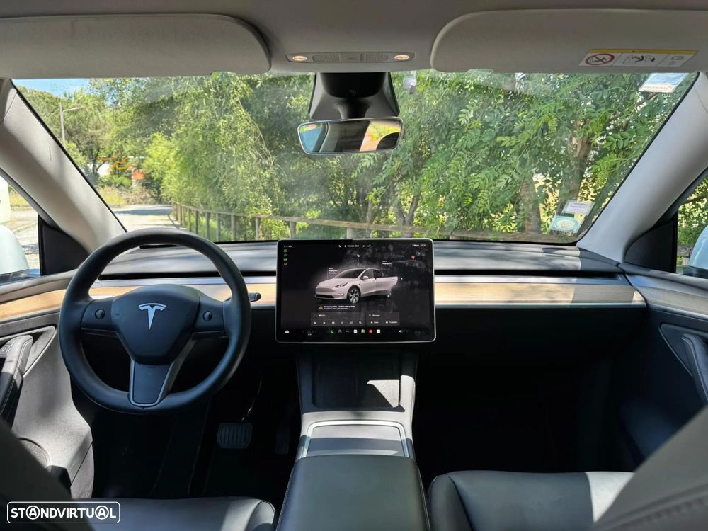 Tesla Model Y Long Range Dual Motor AWD - 14