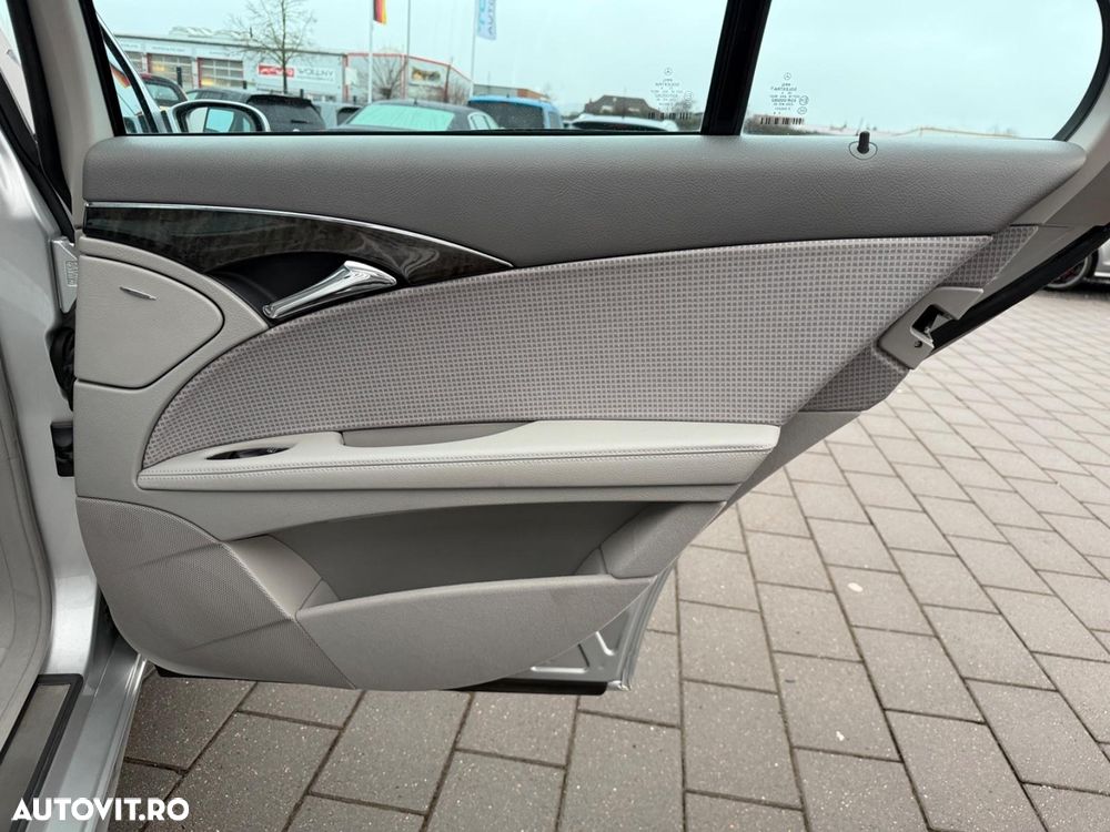 Mercedes-Benz E 240 4Matic Avantgarde - 22