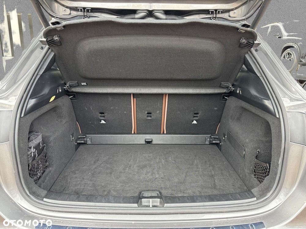Mercedes-Benz GLA - 28