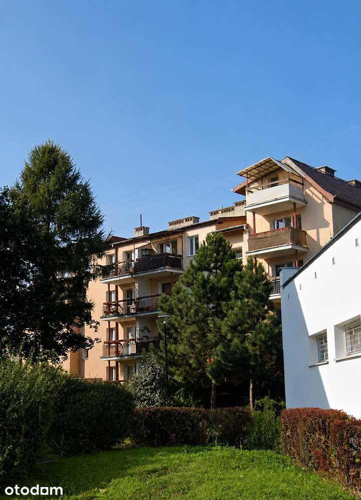 Przestronne mieszkanie dwu pokojowe, kuchnia pow. 59,91 m2 balkon.
