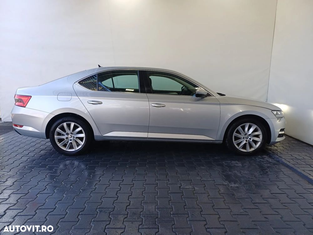 Skoda Superb 2.0 TDI DSG Ambition - 35