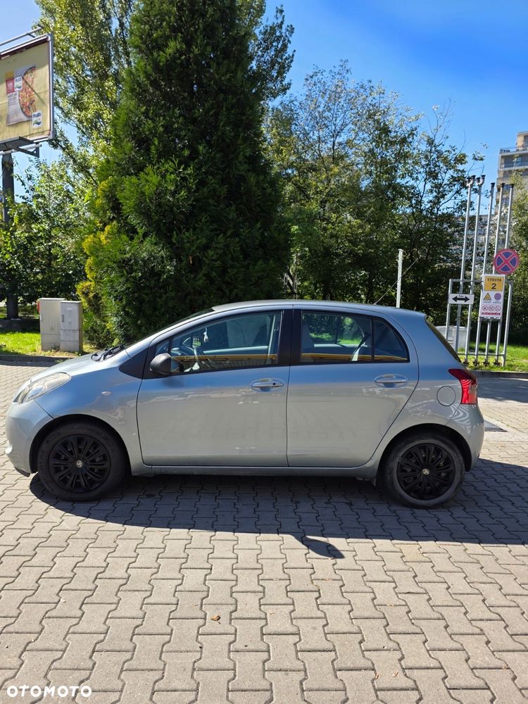 Toyota Yaris - 24