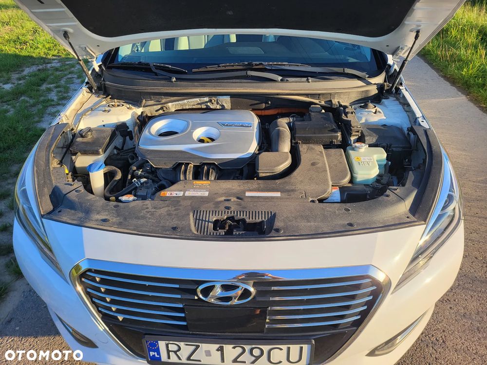 Hyundai Sonata - 8